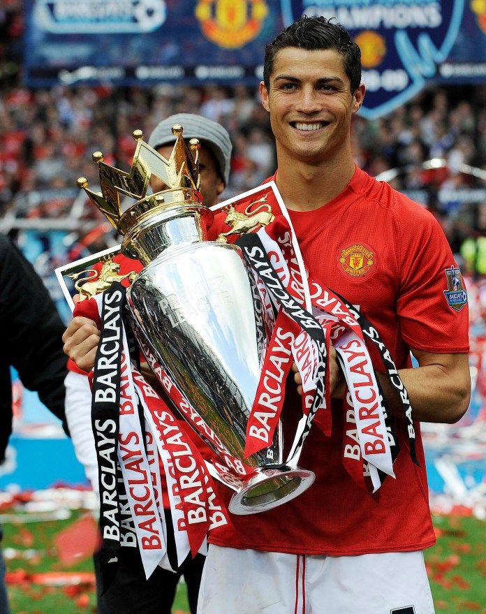NoodleHairCR7's tweet photo. 3 peating the Premier League and the Champions League https://t.co/iFooVtdpJk
