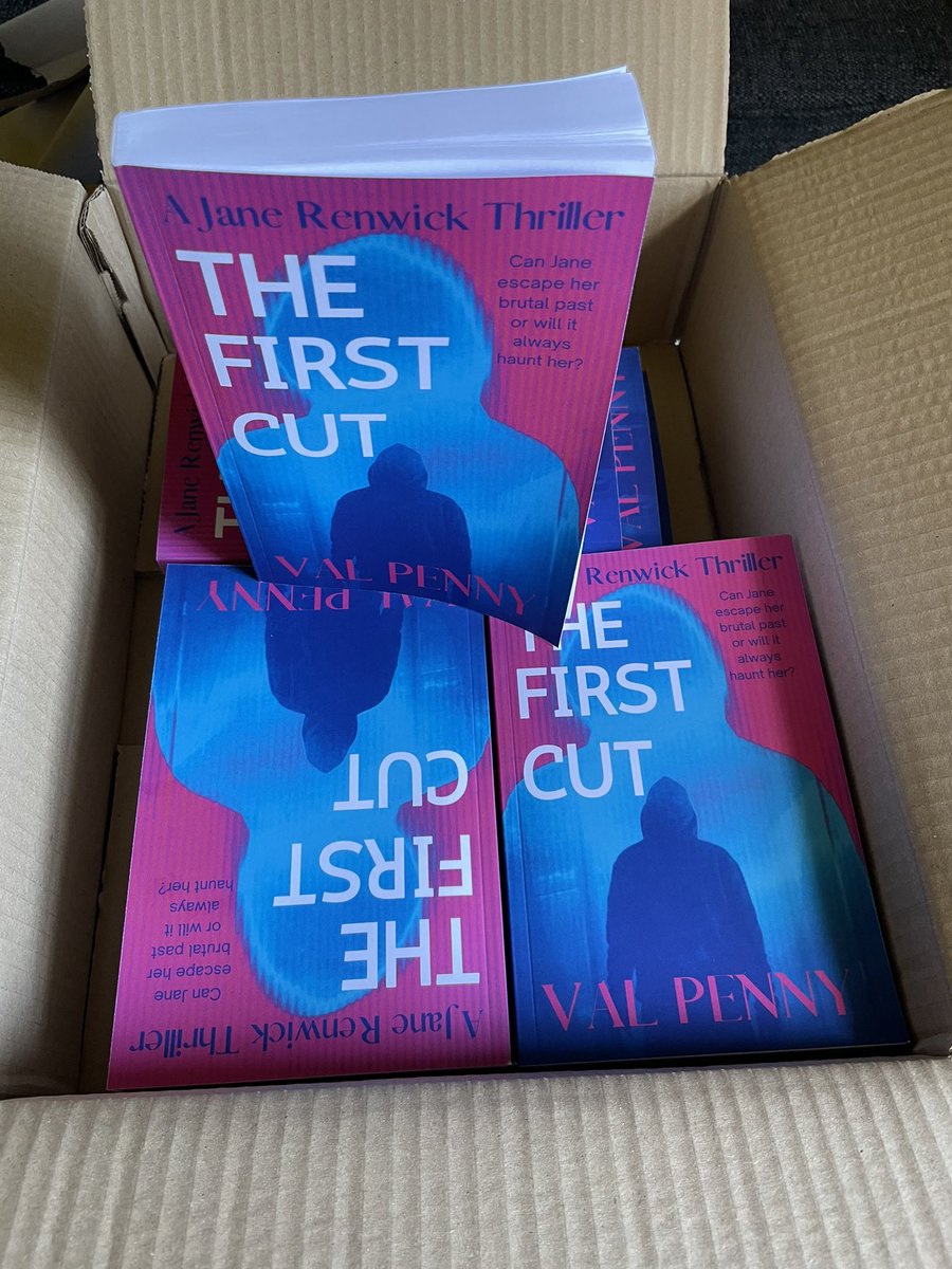 valeriepenny's tweet photo. Guess what arrived at my door today?
#TheFirstCut #CrimeFiction #bookstoread #thrillerbooks https://t.co/XfWFNJanxH