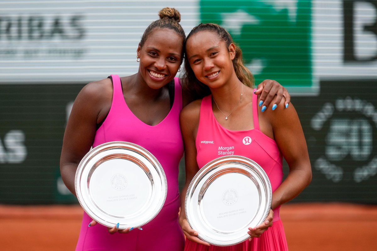 What a tournament from @leylahfernandez and @TaylorTownsend ‼️

The Canadian-American duo finish as runners-up in women's doubles at @rolandgarros after falling in three sets (6-1, 6-7 (7), 1-6) in the final.

An incredible run 🎾🔥