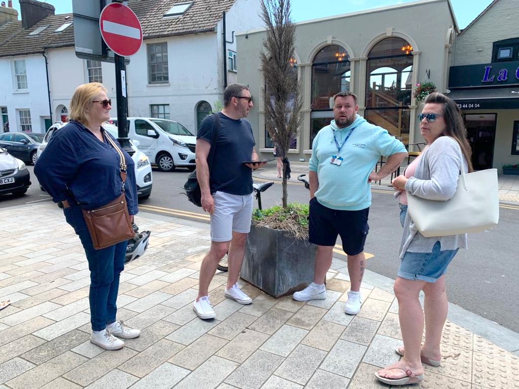 ShorehamByCycle's tweet photo. Positive meeting with Cllr Evans &amp; @WSCCNews/@adurandworthing officers – looking at need for more bike parking in central #Shoreham.
If councils work together on this, could be triple win: more secure bike parking; more visits to local businesses; less dangerous pavement parking. https://t.co/QkJqIgZdZX