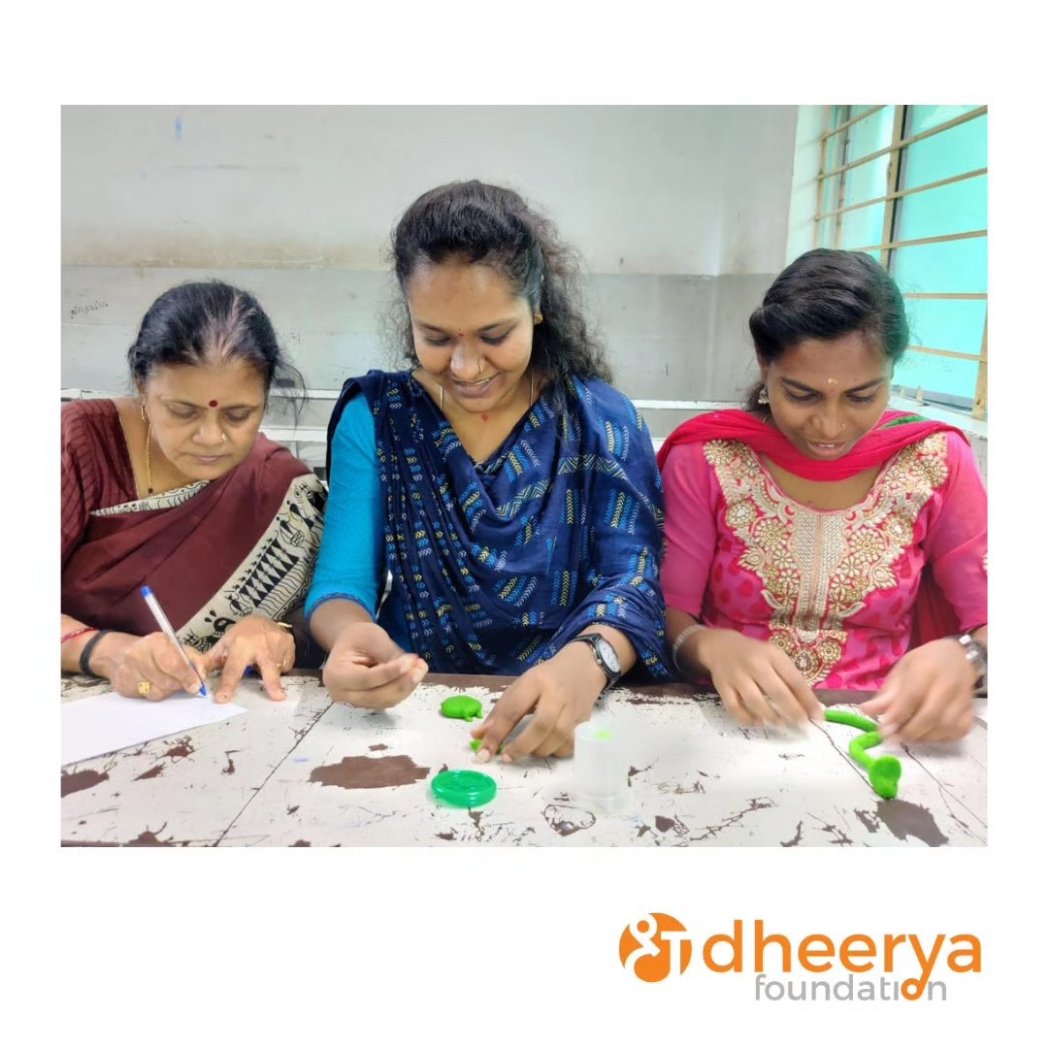 Dheerya_F's tweet photo. Excited to announce that Nalanda English School is all gearing up to adopt EDUkala curriculum for the academic year!! 
A demo session was conducted for the teachers at Nalanda School.

#edukala #EducationForAll #NGO #activity #teaching #Tutor #teacher #educator #bangalore https://t.co/cbYdAIZAz2