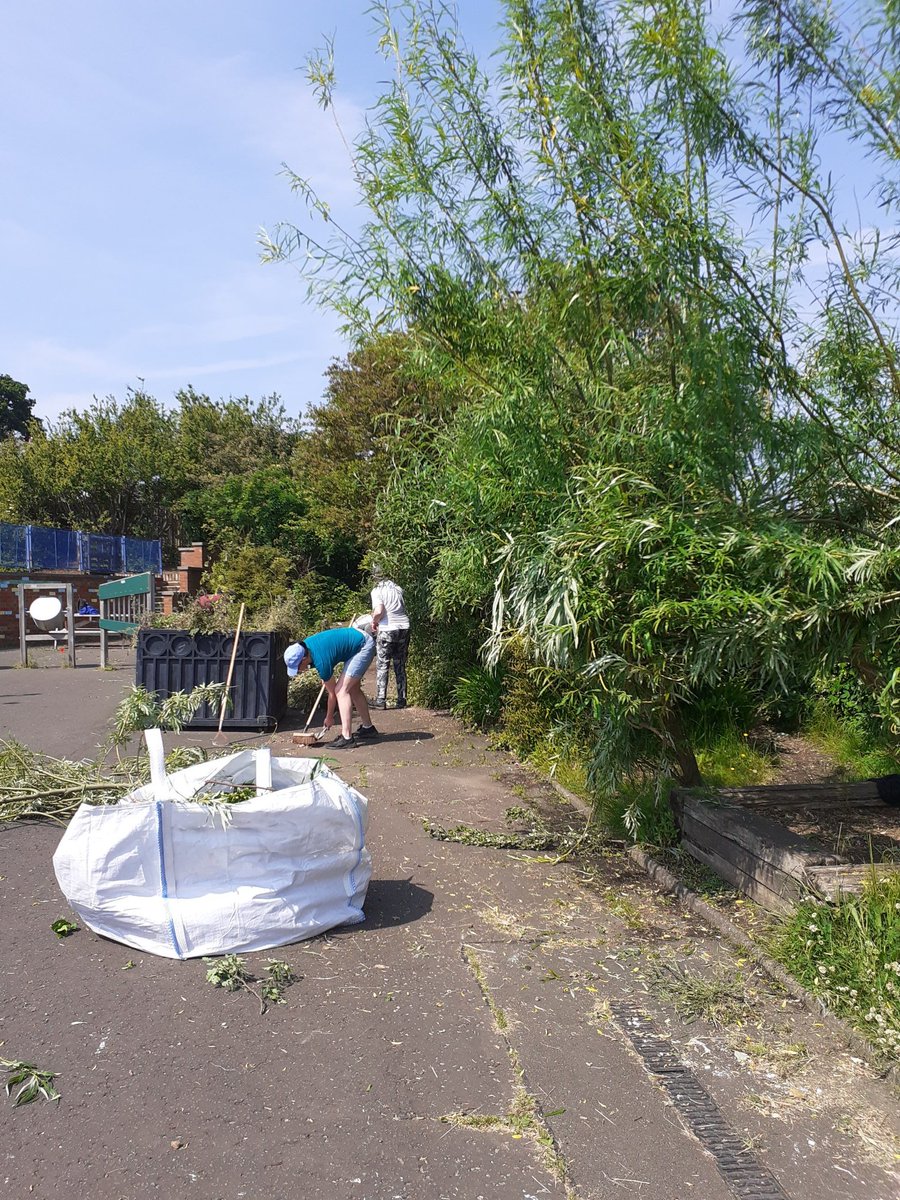 Ceri @ the Co-op (@finnceri) on Twitter photo Fab team of parents, children and <a href="/coopuk/">Co-op</a> colleagues working to make the grounds of <a href="/PGPrimary/">ParsonsGreenPrimary</a> litter free, wildlife friendly and great place to work and play. #GreatBigGreenWeek <a href="/Tom_MPM/">Tom Copeland</a>
@LisaLovesLocal @CeliniLara <a href="/Petrolheadnelly/">Neil Williams</a> <a href="/TheCCoalition/">The Climate Coalition</a> Fab team of parents, children and <a href="/coopuk/">Co-op</a> colleagues working to make the grounds of <a href="/PGPrimary/">ParsonsGreenPrimary</a> litter free, wildlife friendly and great place to work and play. #GreatBigGreenWeek <a href="/Tom_MPM/">Tom Copeland</a>
@LisaLovesLocal @CeliniLara <a href="/Petrolheadnelly/">Neil Williams</a> <a href="/TheCCoalition/">The Climate Coalition</a>