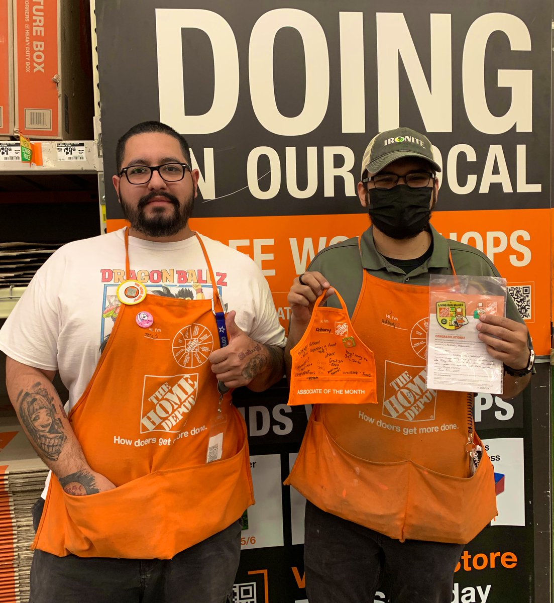 📯June Front End AOM📯

Proud to present our amazing  associates of the month !!! 🥳👏🏽
🌟Edson - Lot Associate of the Month
🌟Karina - Cashier of the Month
🌟Anthony - Head Cashier of the Month