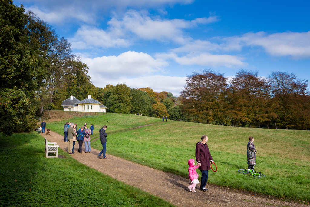 Help us celebrate #GreatBigGreenWeek this Wednesday by joining our Heritage Walk through Hampstead Garden Suburb and Golders Green with Mark King, one of our volunteers. 🌲🌻 To find out how to join, visit our website here ➡️bit.ly/3No5p2I🪻