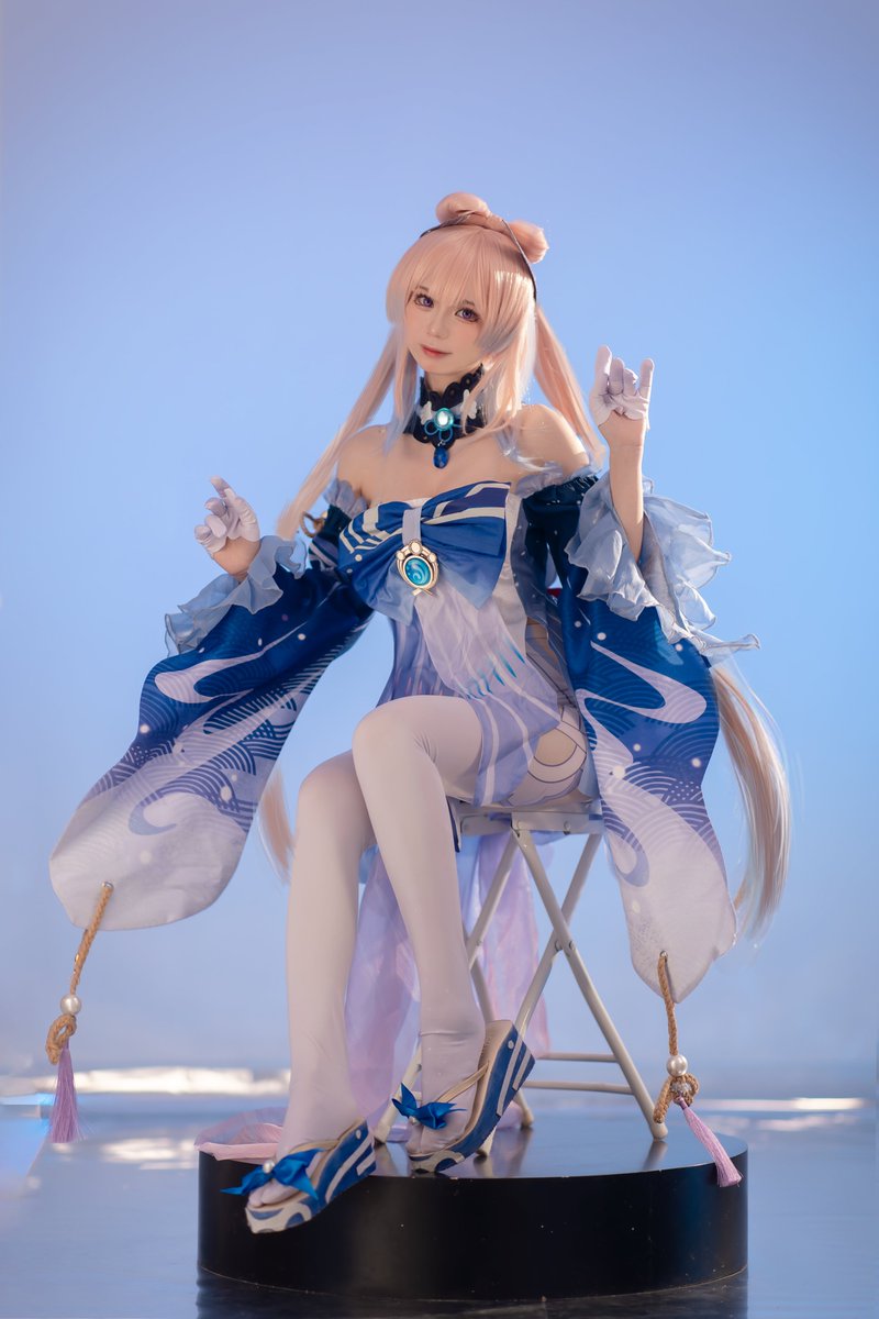 Time seems to slip away when I'm with you....
#GenshinImpact #GenshinImpactcosplay