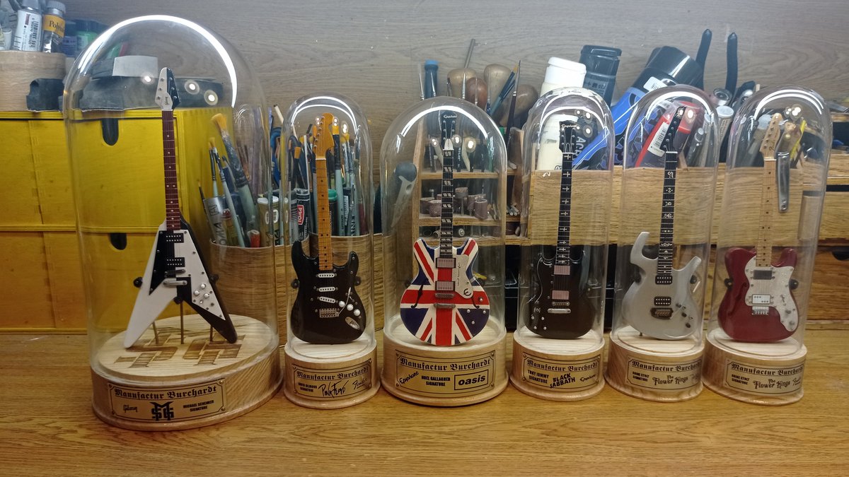 Handmade miniature guitars.

#rocknroll #rock #hardrock #heavymetal #blues #country #jazz #trashmetal #band #guitars #electricguitar  #miniatureguitar