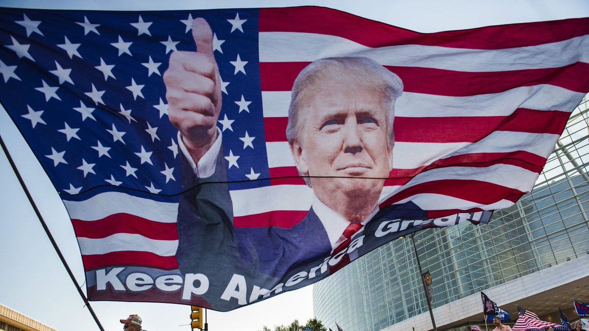 @CannConActual Those are bunting. 
Also, is it safe to assume you’ve never lost your shit over flags like these? 👇🏻