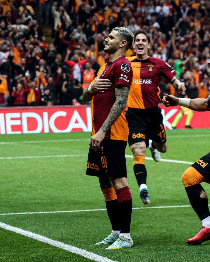 atavratmeloo's tweet photo. Kimse Galatasaray dan büyük değil güle güle... https://t.co/NA7QIk9u8o