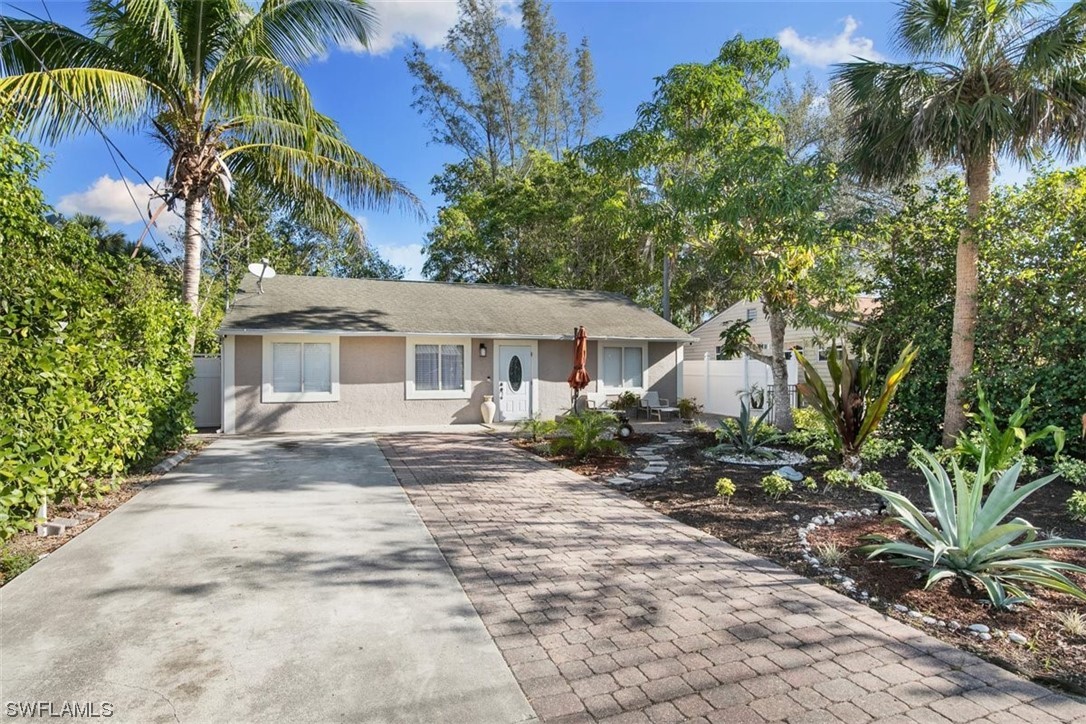 See a virtual tour of my listing on 11391 Pendleton Street #BonitaSprings #FL  #realestate tour.corelistingmachine.com/home/6A5D32