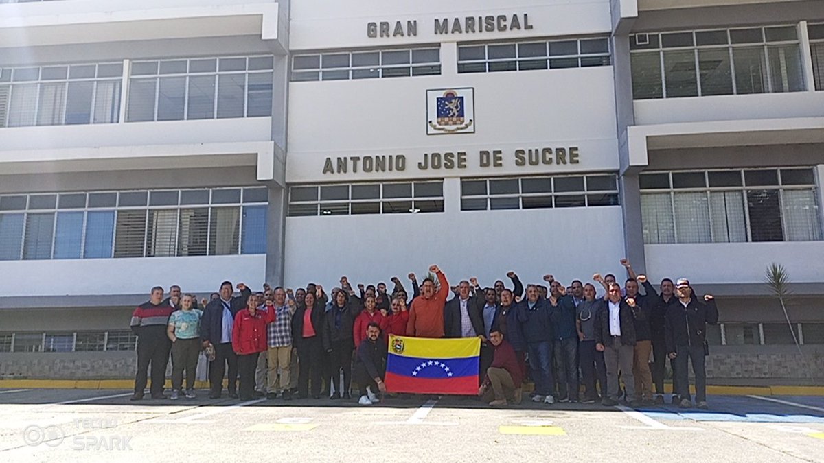 iaesen_umbv's tweet photo. #10Jun Vuelta a la Patria, con la satisfacción del deber cumplido, culmina la Pasantía de Estudios a nivel Internacional de la Maestría en Seguridad de la Nación Cohorte 2022-2023 al Estado Plurinacional de Bolivia, la Delegación del IAESEN retorna con un bagaje de conocimientos. https://t.co/BBtl6plpMF