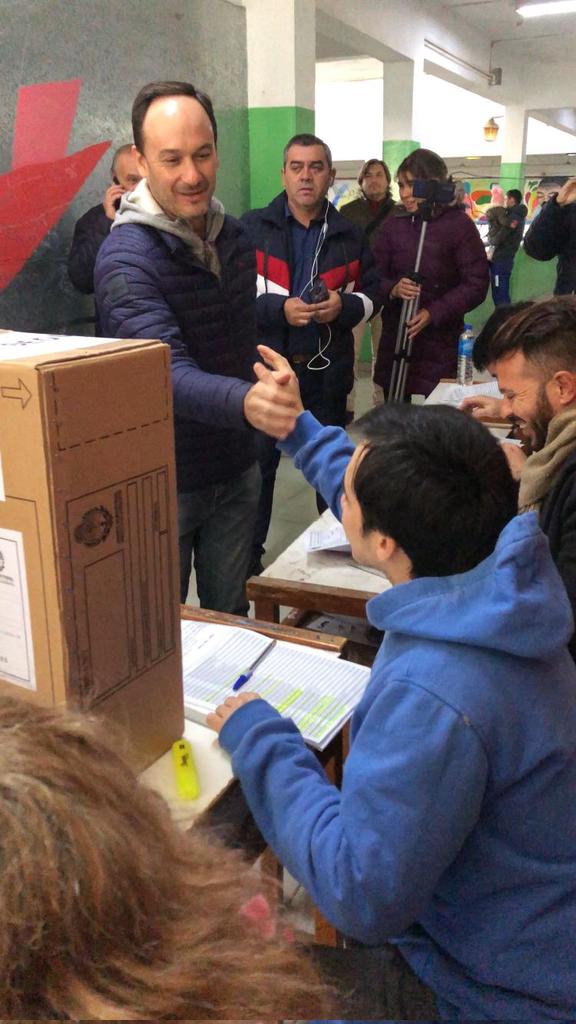#ELECCIONES11J | <a href="/marianohormaech/">Mariano Hormaechea</a> "Veo mucha presencia de los jóvenes en los partidos"
 powernoticias.com/v5/?show=107604