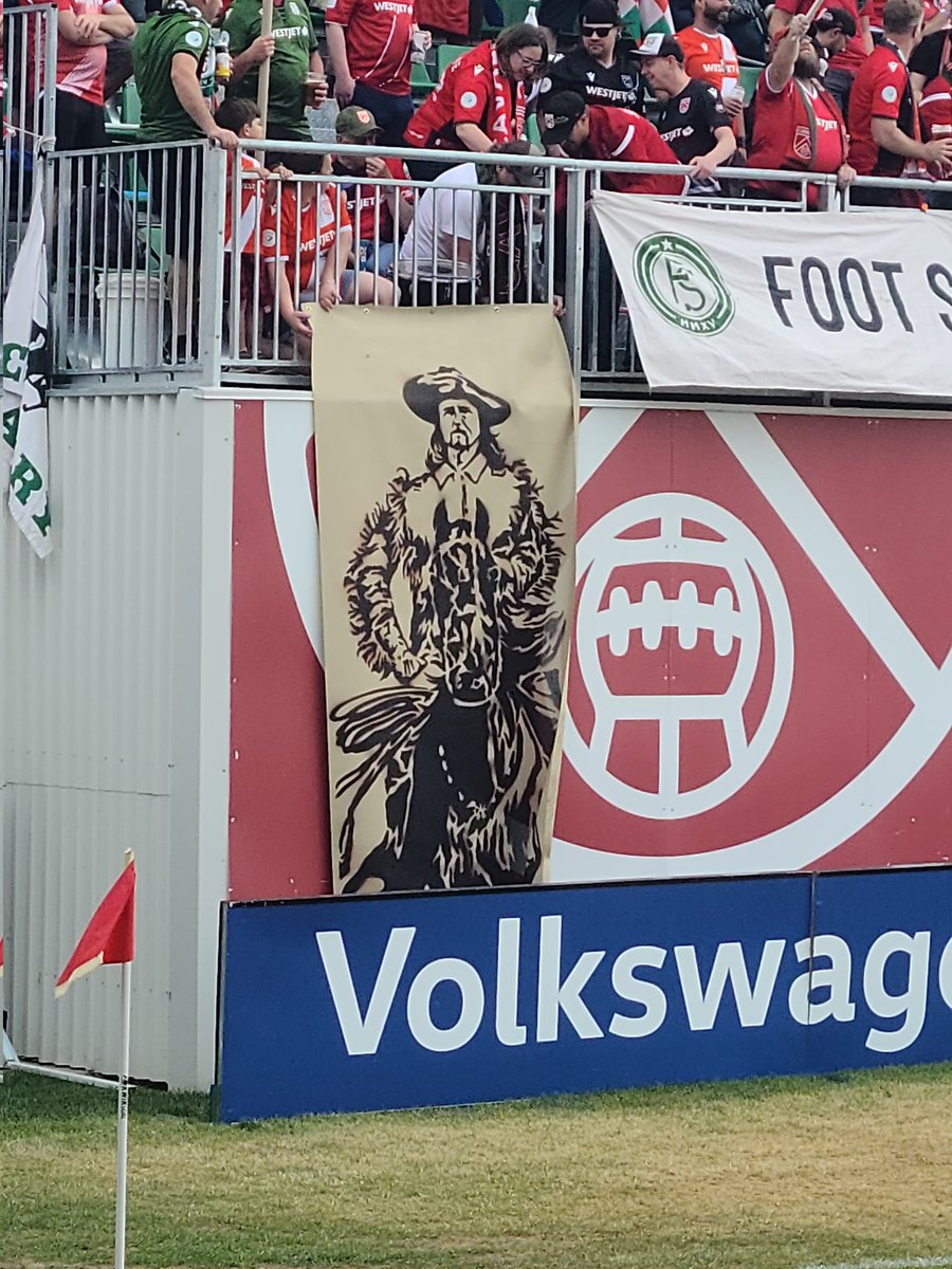 tjhooker1151's tweet image. Well at last @CPLCavalryFC seem to have gelled, after deciding it wasn't hard enough from 0-0 and gifting a 0-1 chase. A brace from #Bevan and a diving header from #Camargo takes the 3-1 lead. Could this finally be the scoreline coming predicted by @tommywheeldonjr? Lets hope. 👏