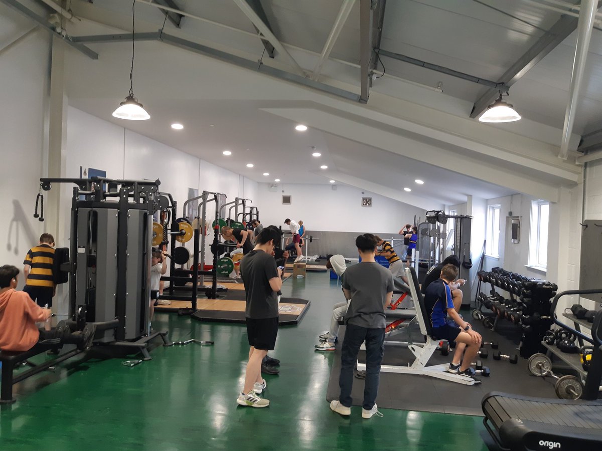 djbecosse's tweet image. A busy S &amp;amp; C session @StrathallanSchl @strath_sport on Sunday afternoon between exam revision #HardWorkPaysOff #StretchAndChallenge #MentalHealthAndWellbeing #PeerSupport #FriendshipsForLife #iloveboarding @BSAboarding