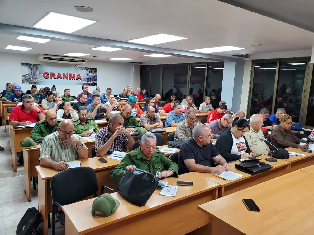 Las autoridades del <a href="/PartidoPCC/">Partido Comunista de Cuba</a> y el gobierno en los territorios afectados por las lluvias junto a miembros del Secretariado, viceprimeros ministros y ministros, en el centro de cada batalla por la recuperación. #FuerzaCuba