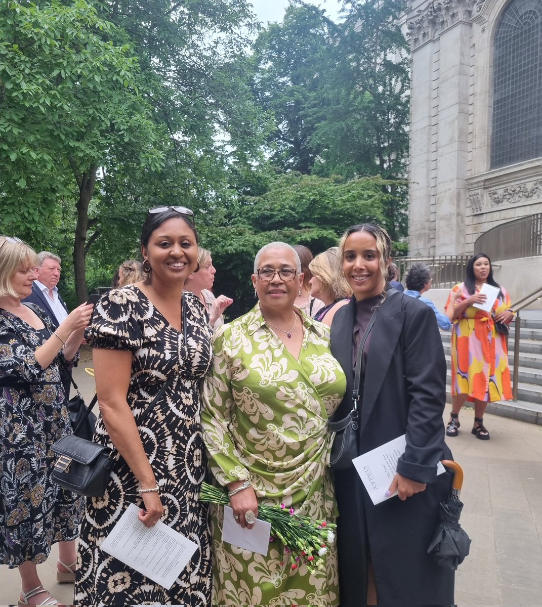 Honoured to have attended Mina Smallman's beautiful service at @StPaulsLondon today in remembrance of the women and girls who have been killed. 'It's Time' - this is not inevitable, we must aim for no more women's lives taken by male violence