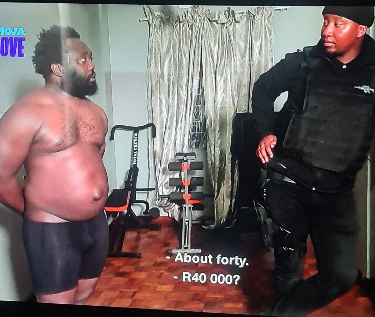 A very big lie that Nigerians have anaconda #Sizokthola.  Back to the topic, since all countries are removing all Nigerians, when is South Africa removing them?