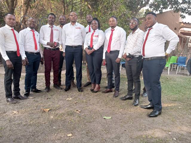 J'ai dis...ein,où sont passer c jeune gens?