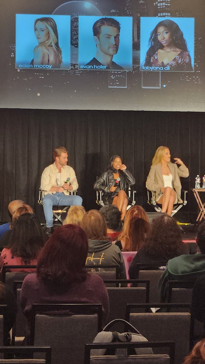 twin_fangirl's tweet image. Tabyana, Eden, and Evans panel is underway! 🩵🩵🩵🩵🩵🩵🩵🩵🩵
#GH #GHConvention