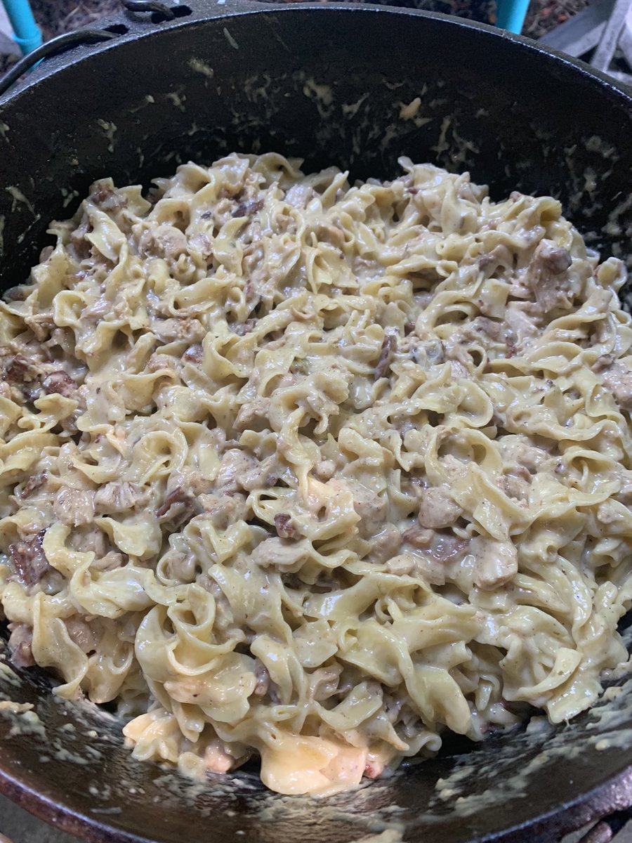 Bacon chicken, pasta verde because carbs are good for you! <a href="/carlidbullard/">Carli Sparks</a> @ij_sparks10   We bought to eat!