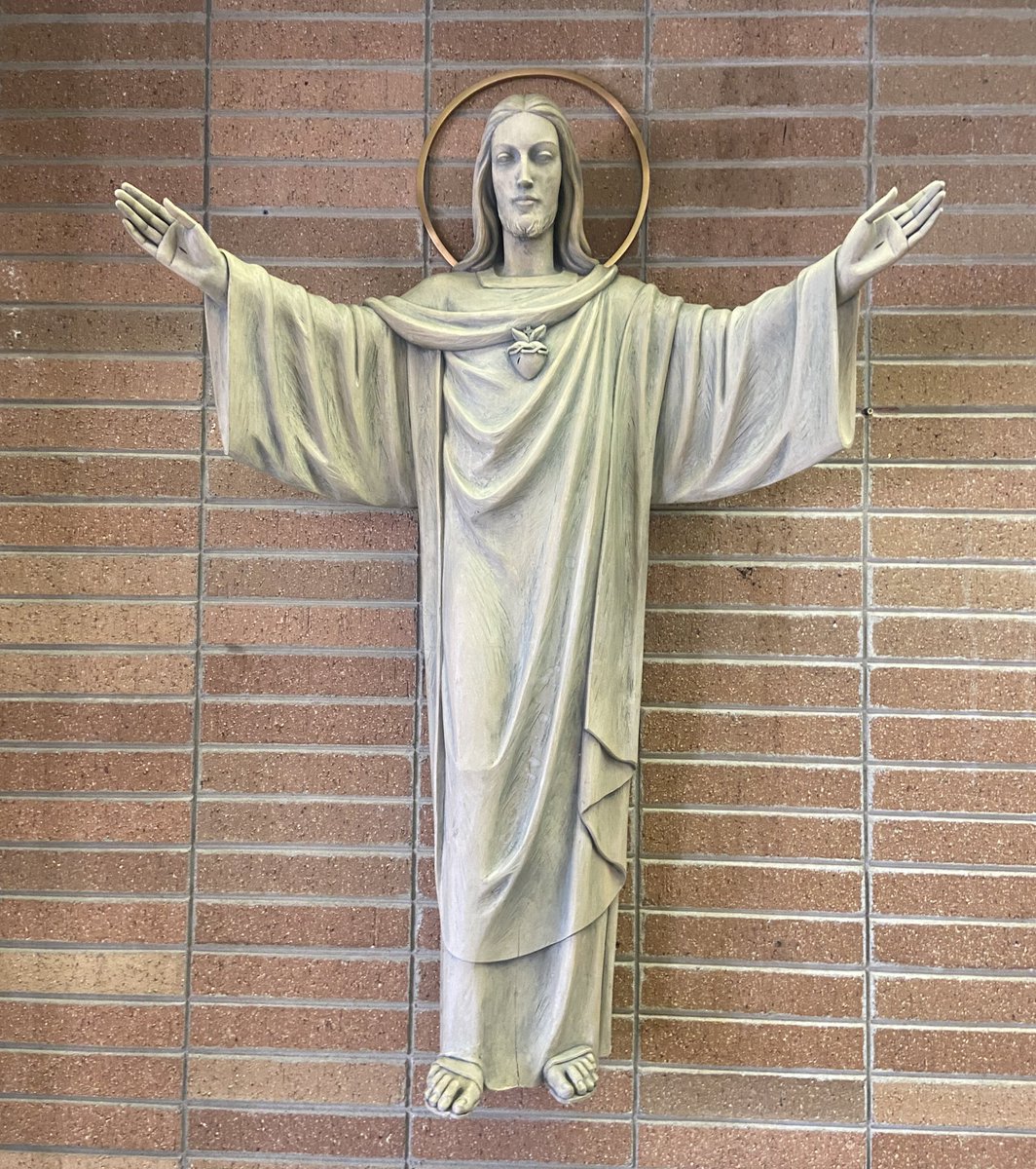 Cathaholic's tweet photo. Hello #CatholicTwiter, happy Feast of Corpus Christi, I went to Mass, prayed for you all. If you see this post, know that I took your intentions with me. I know it’s Corpus Christi but here’s your #SacredHeart post of the day: https://t.co/moUVxgHme4