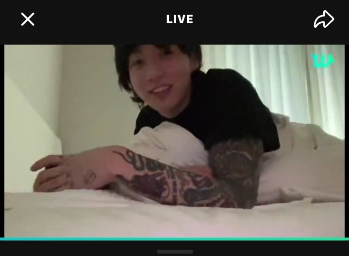 YDMM07HOBI's tweet image. Hilo de Traducciones de Jungkook en Live Weverse 🐰❤️⬇️

Nombre del Live : Me voy a dormir