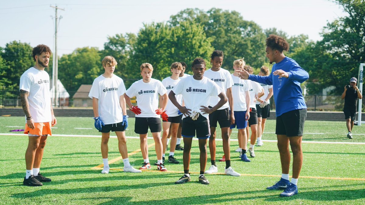 wood7walker's tweet photo. 1st Qb Reign Skills camp in the book. A big thank you to everyone that helped make this happen. We can’t wait to do it again…… So we are!!! July 15th at Shelby Valley High. You can sign up through the link in my bio! #QbReign #WrReign #Kentucky4Kentucky https://t.co/14fnGRIAFC