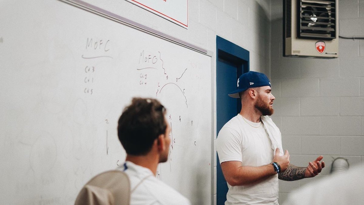 wood7walker's tweet photo. 1st Qb Reign Skills camp in the book. A big thank you to everyone that helped make this happen. We can’t wait to do it again…… So we are!!! July 15th at Shelby Valley High. You can sign up through the link in my bio! #QbReign #WrReign #Kentucky4Kentucky https://t.co/14fnGRIAFC