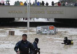 12 Haziran 1988 - Ankara'da 15 dakika esen 80 kilometre hızındaki rüzgâr ve şiddetli yağmur, arkasında 14 ölü bıraktı.
5 mayıs 2018 Ankara’da sel felaketi Ankara Mamak’ta sağanak yağış sele neden oldu. Bir kişi sele kapıldı, 6 kişi yaralandı, sel suları önüne otomobilleri katarak…