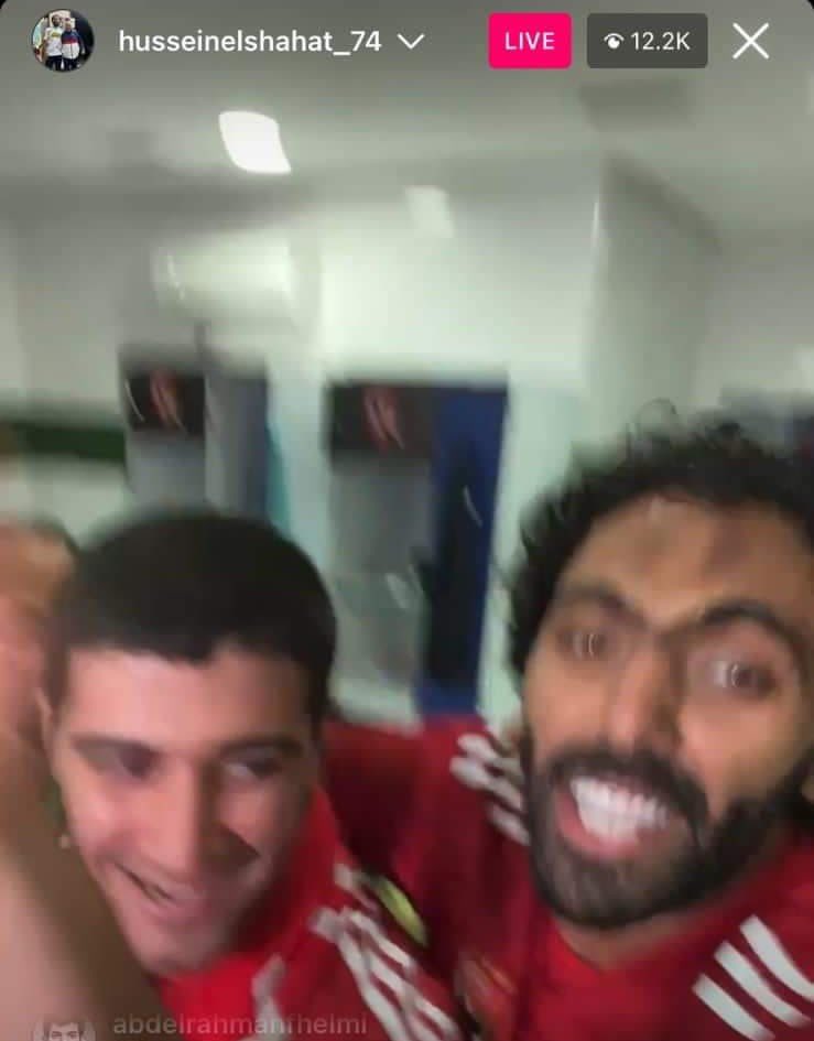 اللاعيبة جابت سيف تريكة اوضة اللبس و بيحتفلوا على انغام يا يا يا تريكة