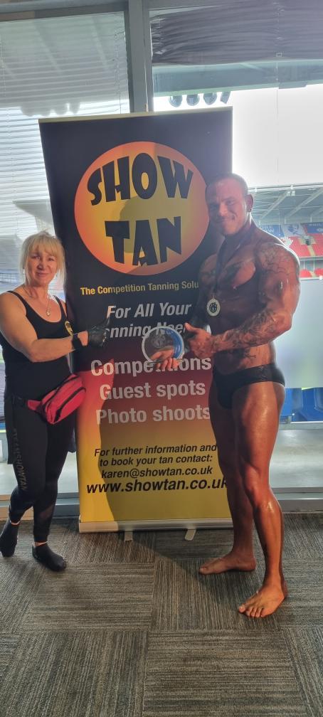 MrHreviews's tweet image. Another from the weekend, because, nice bit of glassware! Second place in classic bodybuilding @SWFAwards1