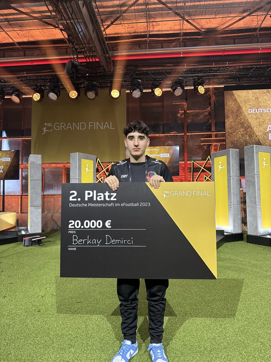Berkay 🦁 (@berkaylion) on Twitter photo Danke für die Unterstützung ❤️🙏🏼
Vize Meister in meiner ersten VBL Saison
20k€ + WM Playoffs Spot
Glückwunsch <a href="/antonioradelja_/">Antonio Radelja</a> Maschine ❤️ Danke für die Unterstützung ❤️🙏🏼
Vize Meister in meiner ersten VBL Saison
20k€ + WM Playoffs Spot
Glückwunsch <a href="/antonioradelja_/">Antonio Radelja</a> Maschine ❤️