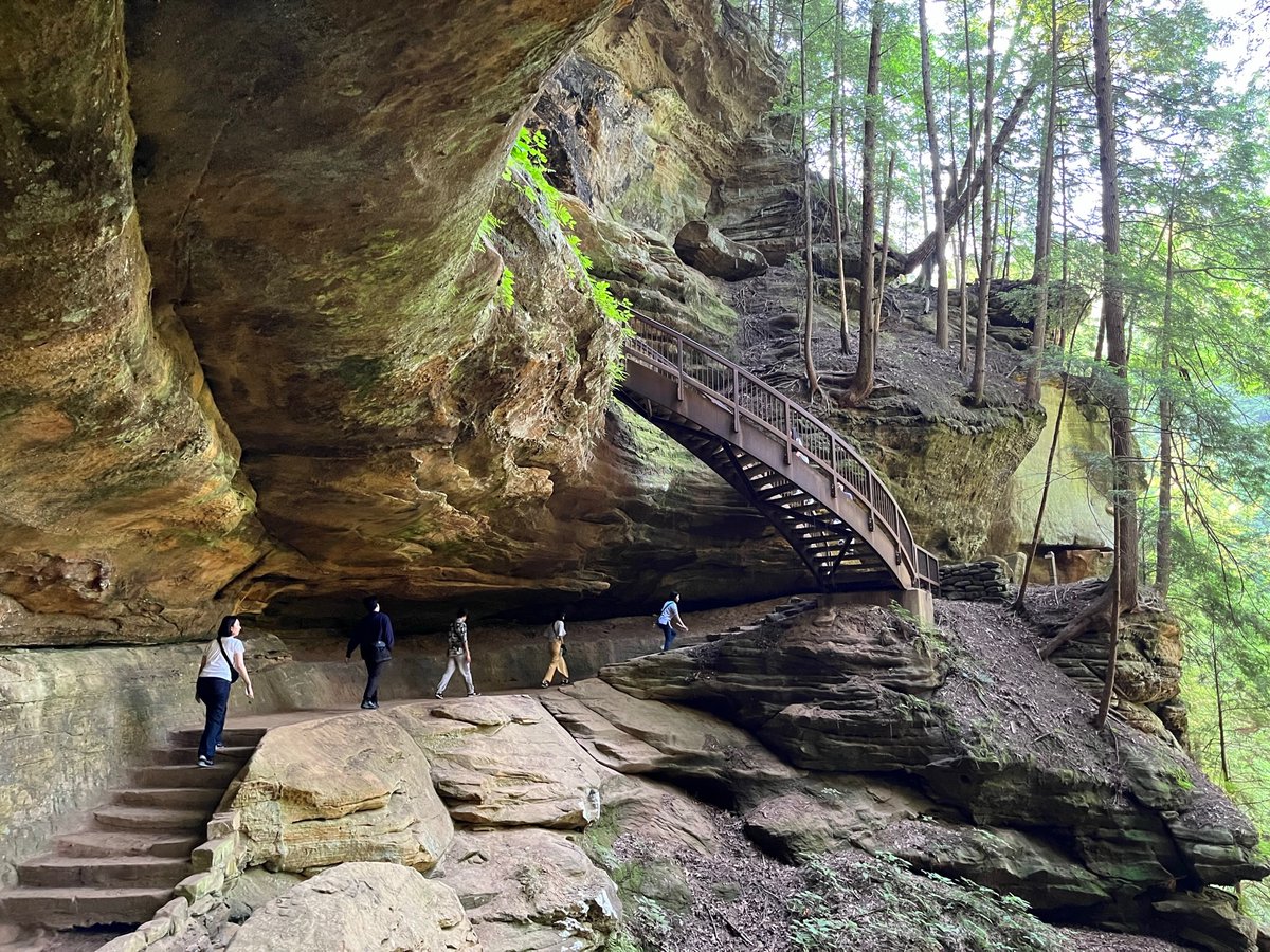 Enjoyed a fun hike in Hocking Hills with visiting medical students from Fukushima Medical University! Also loved working with them in the @OSUWexMed rad onc department ☢️