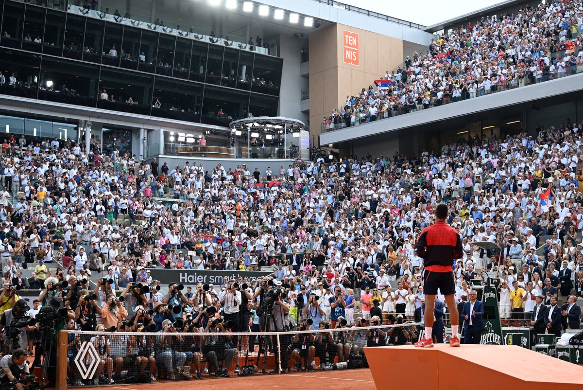 He is king of the world 👑 

A dream come true of 23 grand slam titles 

It was always meant to be

#RolandGarros #RolandGarros2023 #Djokovic #Idemooo #NoleFam