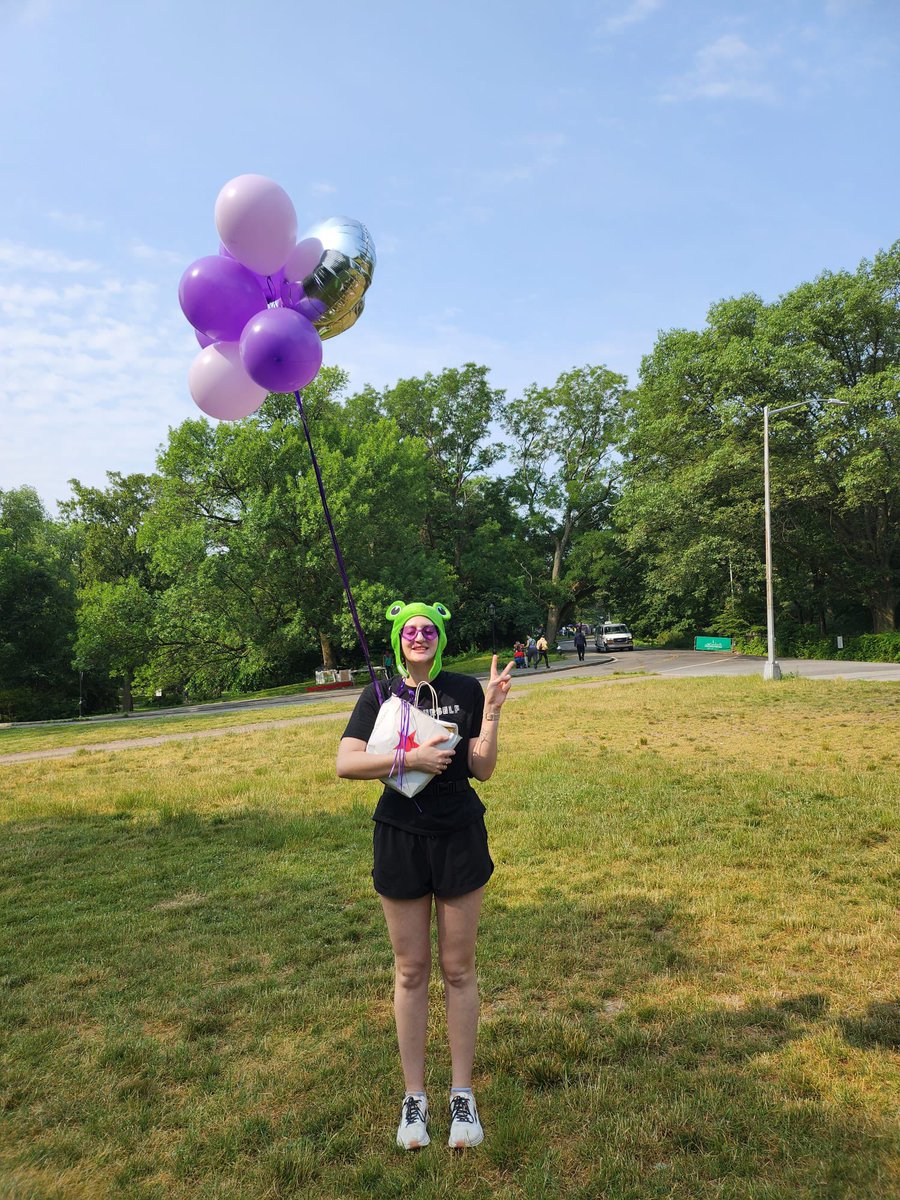 Our runners!! Thank you to everyone who made it out and ran and walked and cheered and sang and danced! This event was so much fun because of all of you!! Borahae ARMY!!! 🫰💜🏃🏻‍♀️ #runbts5k #BTSFESTA