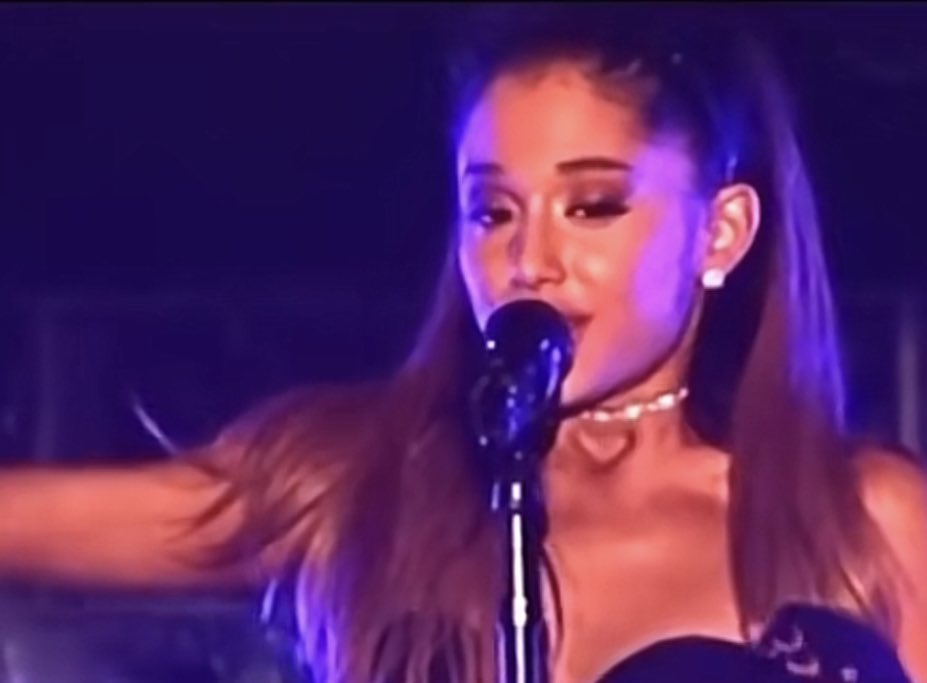Pic o On Twitter ARIANA WHAT ARE YOU DOING HERE pic-o-on-twitter-ariana-what-are-you-doing-here