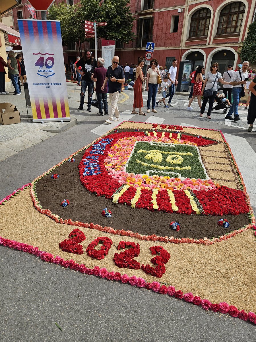 Ha sigut el primer any... i no serà l'ultim! Per celebrar el 40è aniversari de la #Penya hem fet catifa de #CorpusLG <a href="/FCBarcelona_cat/">FC Barcelona</a> <a href="/FCBPenyes/">FC Barcelona Penyes</a> #laGarriga #VilaFlorida