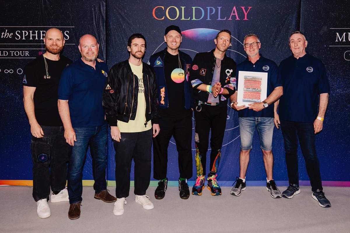 Am wythnos! What a week it’s been for us 🎤 🎶 An unbelievable experience to sing Hen Wlad fy Nhadau at both @coldplay concerts at the @principalitysta 🏟️ #coldplaycardiff