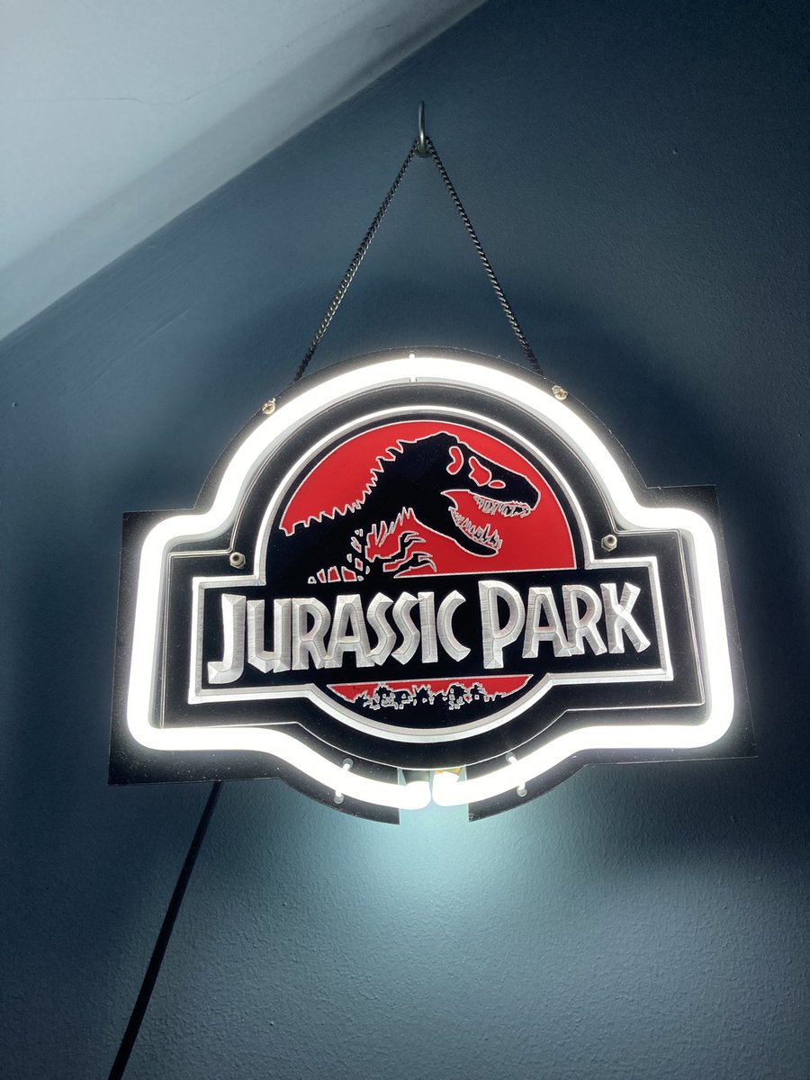 HAPPY 30TH ANNIVERSARY TO JURASSIC PARK 🥰💚

This movie has brought me endless joy and awe since I was a kid, both through the loveable characters and  epic dinosaurs.

It will forever be my favourite film in the whole entire world 🥹

#JurassicPark30thAnniversary #JurassicJune