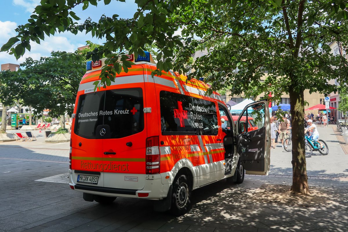 Heute waren wir beim #Iserlohner #Fahrradfrühling zu Gast. Zum Glück hatten wir ein schattiges Plätzchen 🚑🌳🌞

Du möchtest uns bei der #Blutspende, im #Sanitätsdienst und #Katastrophenschutz unterstützen? Dann schreib uns einfach. 

#Hemer #DRKHemer #MärkischerKreis #DRKimMK