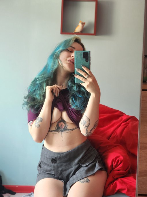 Votre week-end s'est bien pass&eacute; ? 🩵 https://t.co/M6DBBGeowW