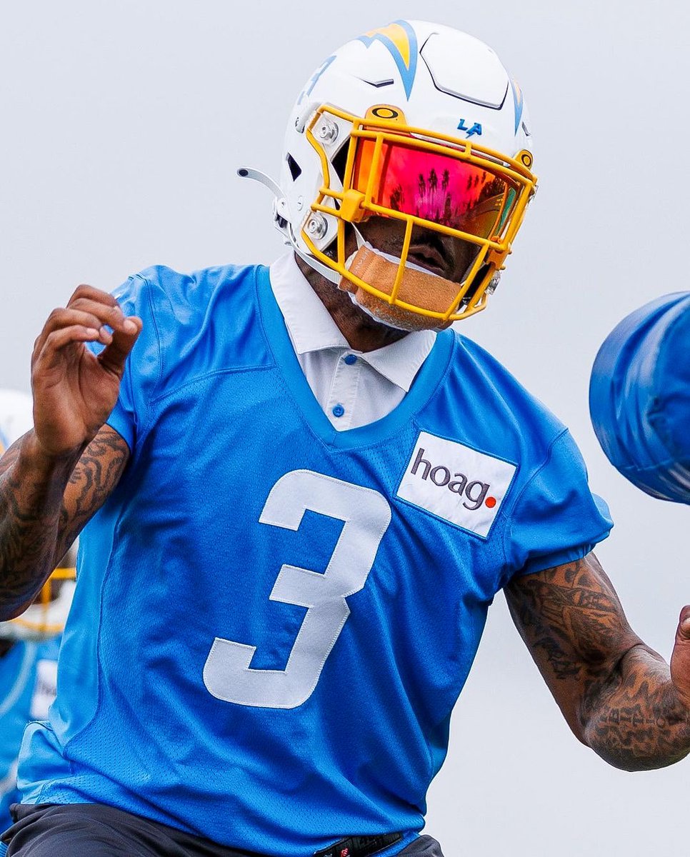 blitzfits's tweet image. When you got practice after church 😂

cc: @DerwinJames (via @chargers)