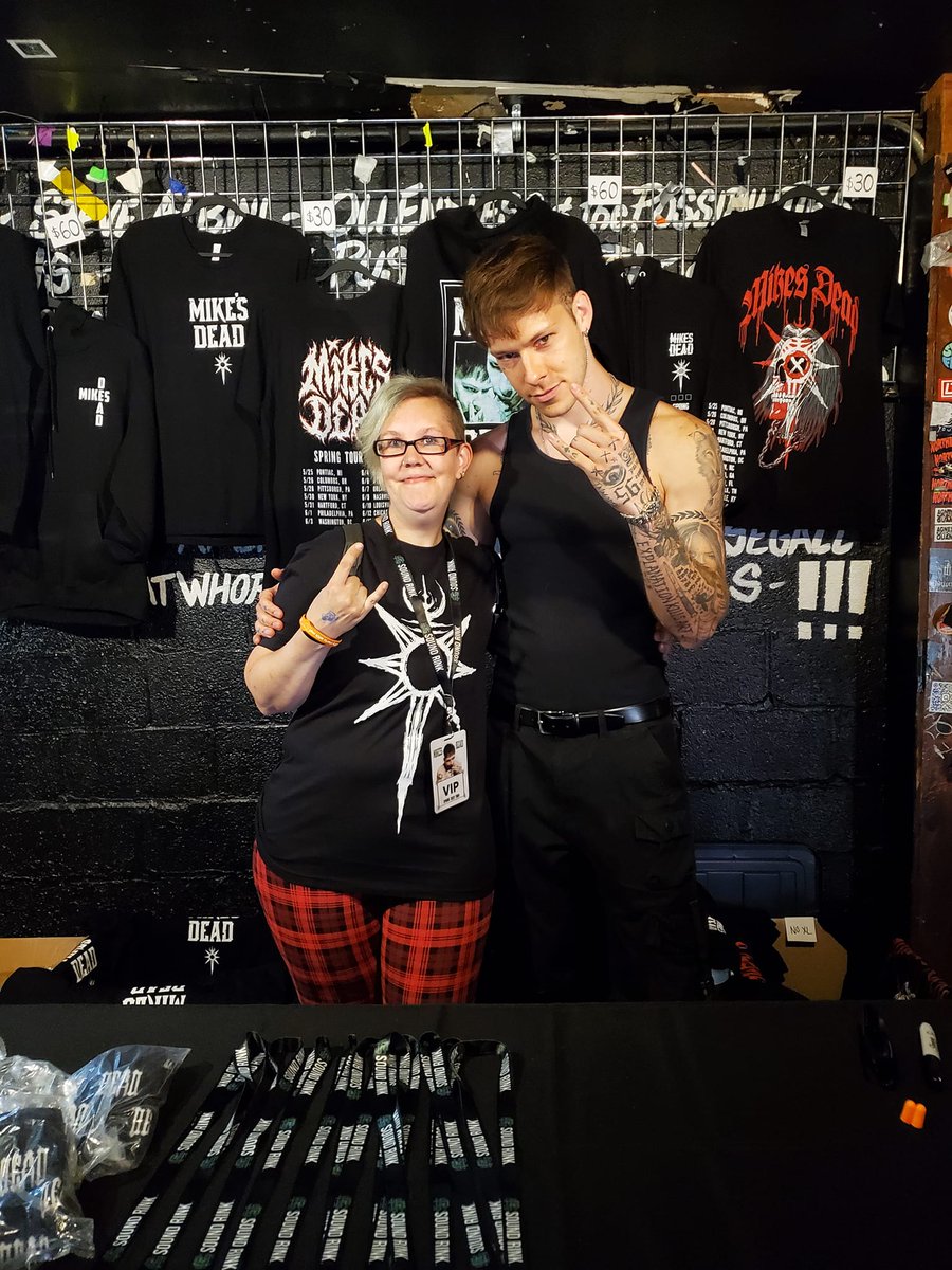 ShadowRainbows's tweet photo. Friday night, I got to see this amazing human in concert. Mike is so fucking talented, had great stage presence, and really gets the fans going. And you can tell he REALLY loves what he does.

Thank you, Mike, for an amazing night! It was great to see you again! https://t.co/PS189v2NEO