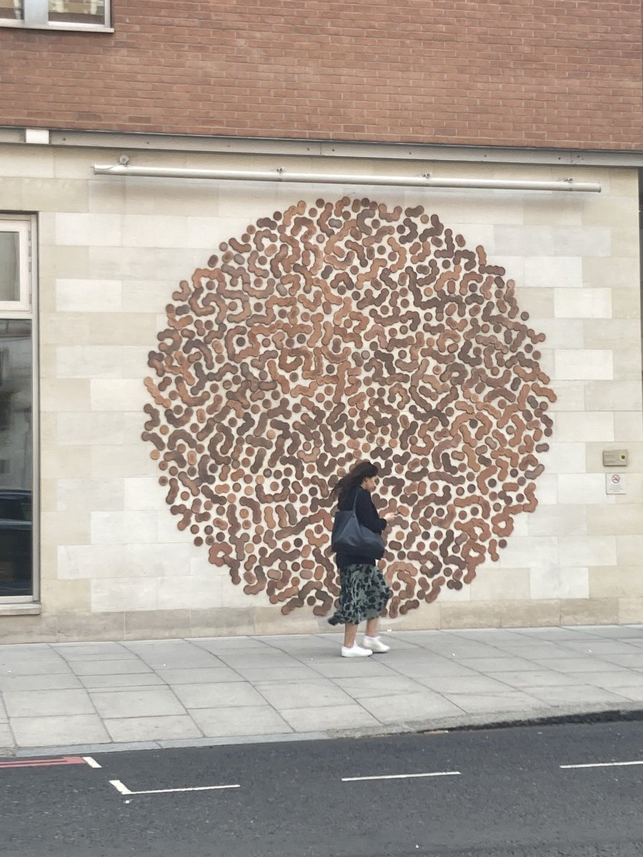 ElinaGrigoriou's tweet photo. Curve bias in London… Designing with curves is connecting with an intrinsic bias towards curves and what we find ‘beautiful’ and attractive… #architecture #beauty #designforwellbeing #Wellbeing https://t.co/RmgqIu5qJY