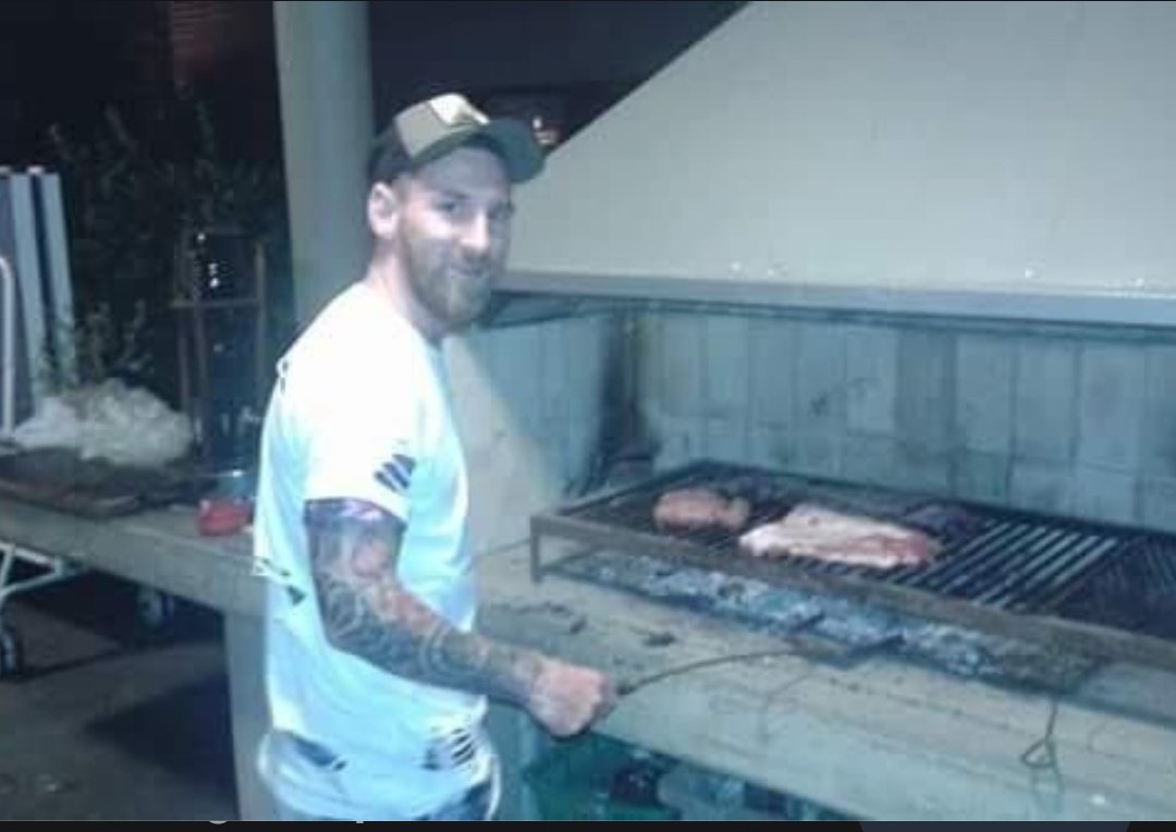 ¿QUE PREFERÍS?

RT 🔃: Una noche con More Beltrán
FAV ❤️: Un asadito con Messi