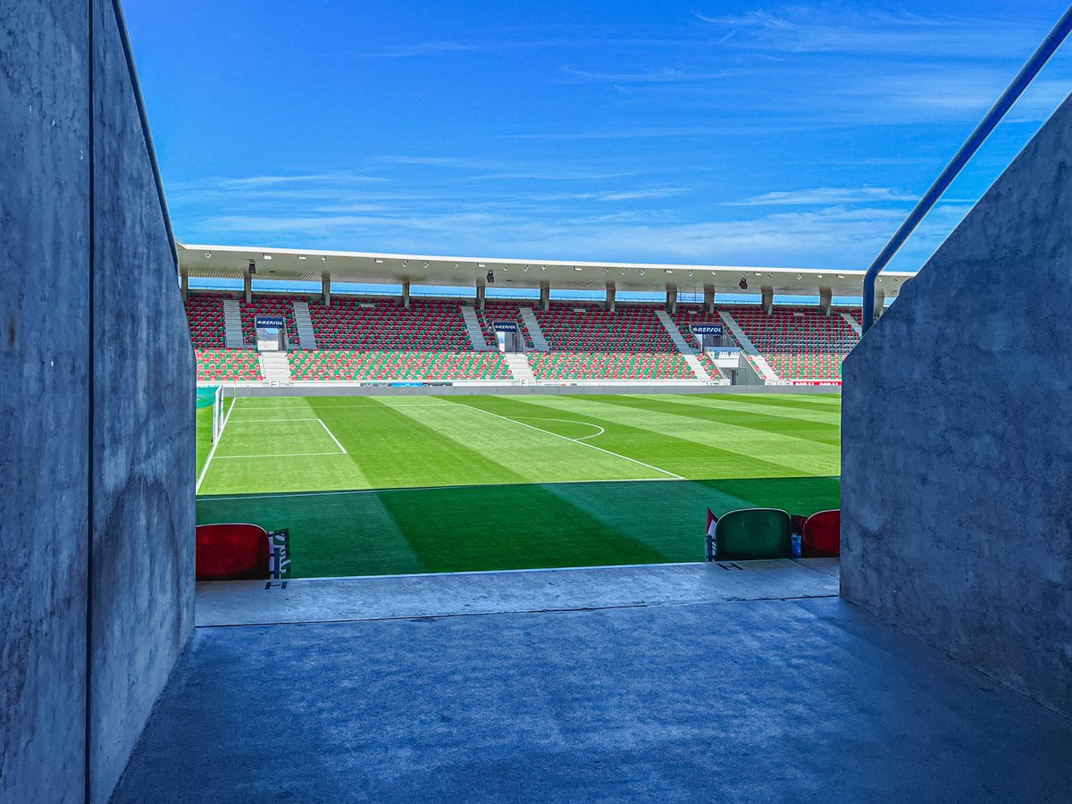 MaritimoMadeira's tweet photo. Daqui a pouco vai rolar a bola no Caldeirão! 🏟️ 🔜 #CSMCFEA
🟩🟥 #VamosMaritimo https://t.co/abiAKggfeE