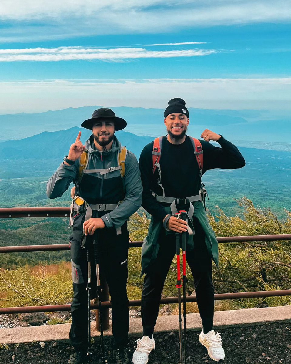 The Prophet (ﷺ) said: “Your best friend is the one who: seeing him reminds you of Allah, speaking to him increases your knowledge , and his actions remind you of the hereafter.”