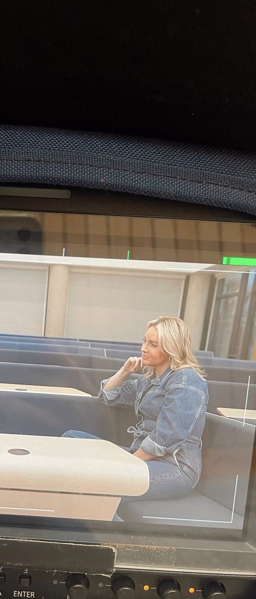 tv presenters on Twitter: