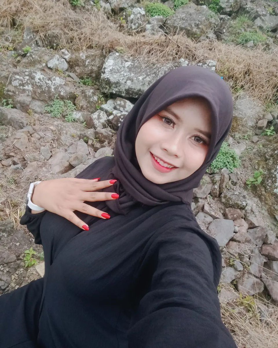 tahniaak's tweet photo. lebih suka ngehina tania apa lecehin tania?
#chatsekscerita #chatseksnuslimah #chatseks #chatsekshijab #jilbablonte https://t.co/V7dTX7Dn9q