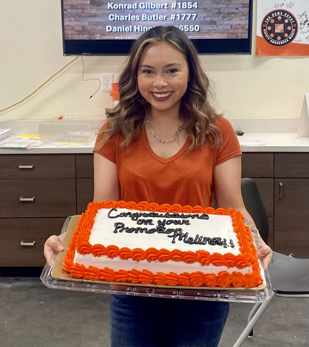 Congratulations to our amazing D31 Lead Melina Ramos!! She will be the new D31 Department Supervisor of 0526!!! We are so proud of you🧡@65fbea @Jennifer_HD6564 @nmkimwalters @13lucylu_HD @JeffSmi82868051 @Chrissaw3 @Hanna08258794 @Jacob_Kautz_ @JimmyEchavarria @_Elisa_Cabrera