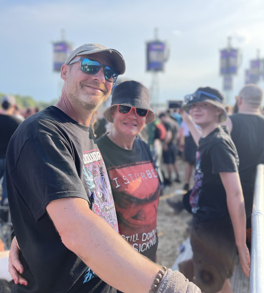 paulsayers77's tweet photo. @DownloadFest #DL20 what a superb day yesterday. Managed to get this scene when the lead singer of @ICENINEKILLS was held up by the crowd. This was us rocking out later on 🤘 https://t.co/PAMuqOPrk5